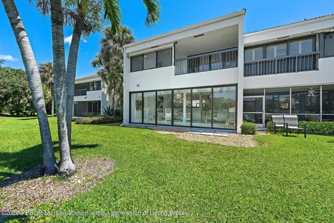 2435 Presidential Way West Palm Beach FL 33401
