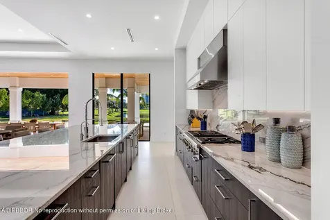 2719 Embassy Drive West Palm Beach FL 33401