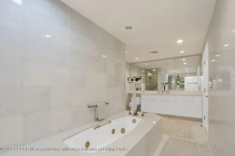 2 N Breakers Row Palm Beach FL 33480