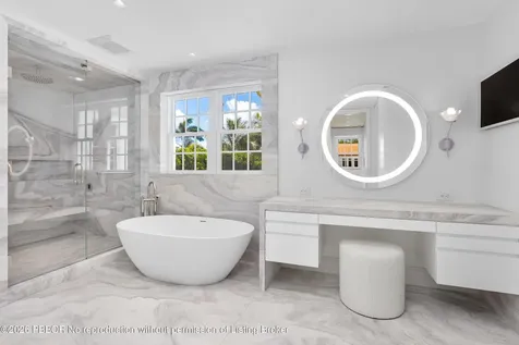 991 N Lake Way Palm Beach FL 33480