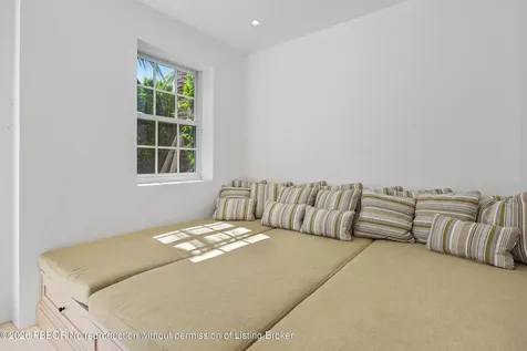991 N Lake Way Palm Beach FL 33480