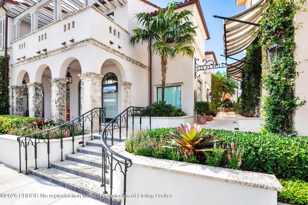 5 Via Flagler Palm Beach FL 33480