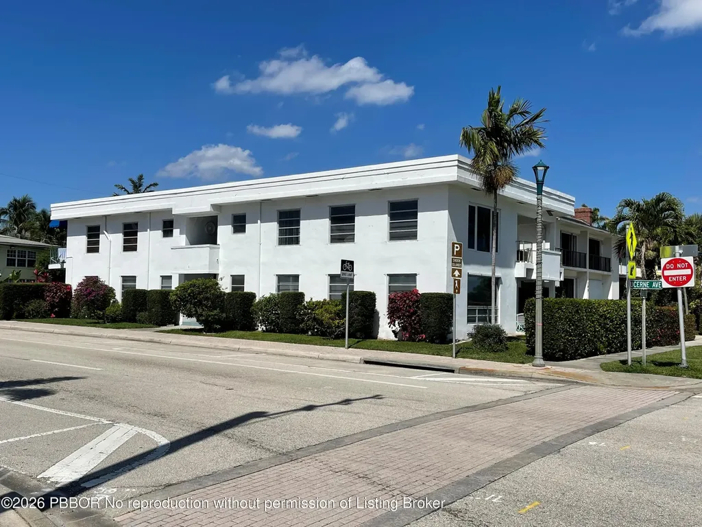 6 Lucerne Lake Worth FL 33460