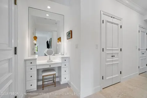150 Bradley Place Palm Beach FL 33480