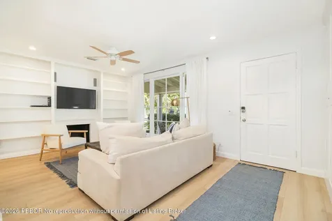 438 38th Street West Palm Beach FL 33407