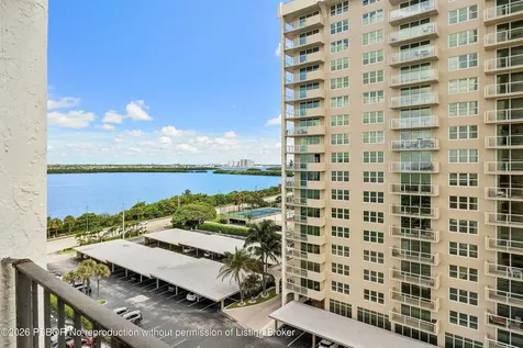 5420 N Ocean Avenue Riviera Beach FL 33404