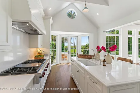 43 N Beach Road Jupiter Island FL 33455