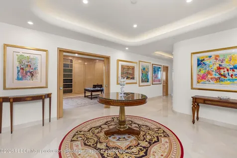 2 N Breakers Row Palm Beach FL 33480