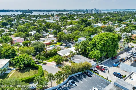 326 Marlborough Place West Palm Beach FL 33405