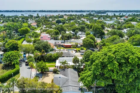 326 Marlborough Place West Palm Beach FL 33405