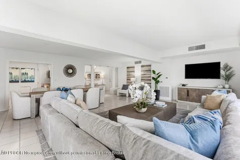 44 Cocoanut Row Palm Beach FL 33480