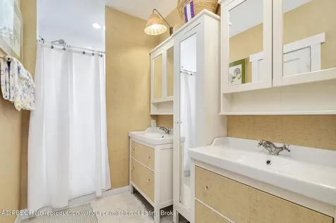 3213 Vincent Road West Palm Beach FL 33405
