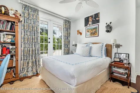3213 Vincent Road West Palm Beach FL 33405