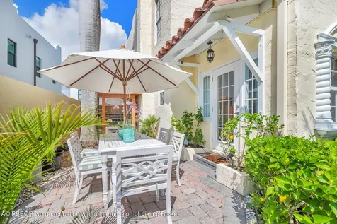 3213 Vincent Road West Palm Beach FL 33405