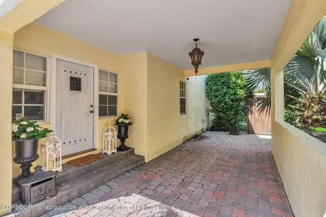 3213 Vincent Road West Palm Beach FL 33405