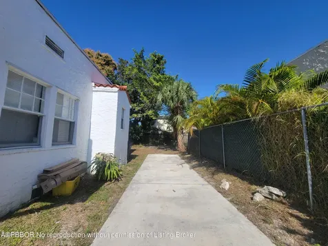 933 37th Street West Palm Beach FL 33407
