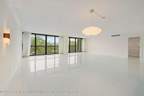 2450 Presidential Way West Palm Beach FL 33401