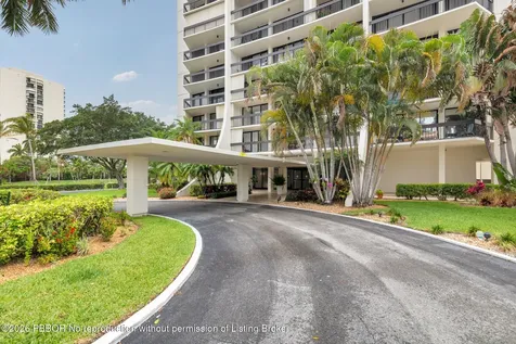 2000 Presidential Way West Palm Beach FL 33401