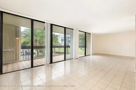 2000 Presidential Way West Palm Beach FL 33401