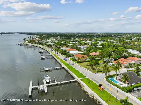 125 Worth Court N West Palm Beach FL 33405