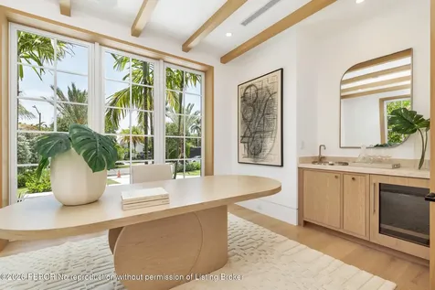 125 Worth Court N West Palm Beach FL 33405