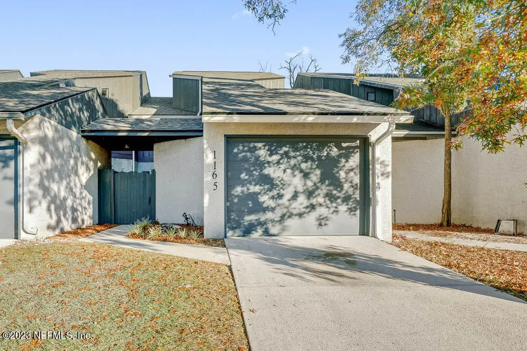 1165 Romaine Circle W Jacksonville FL 32225