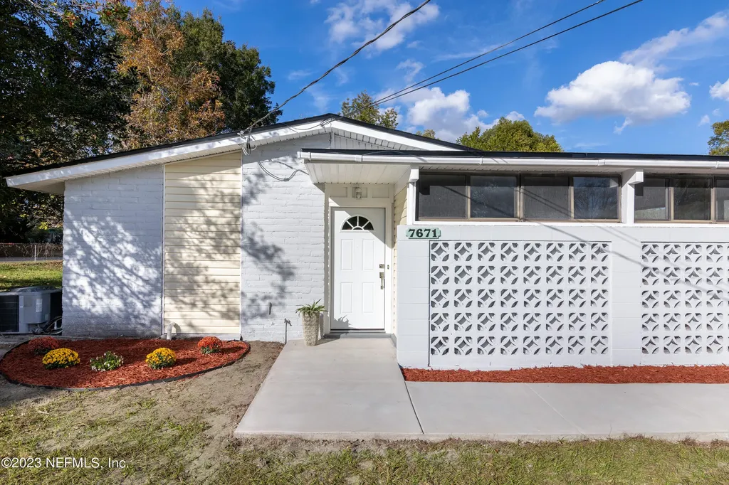 7671 Hillside Drive Jacksonville FL 32221