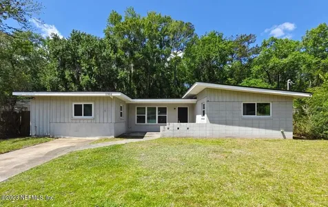 1064 Le Brun Drive Jacksonville FL 32205