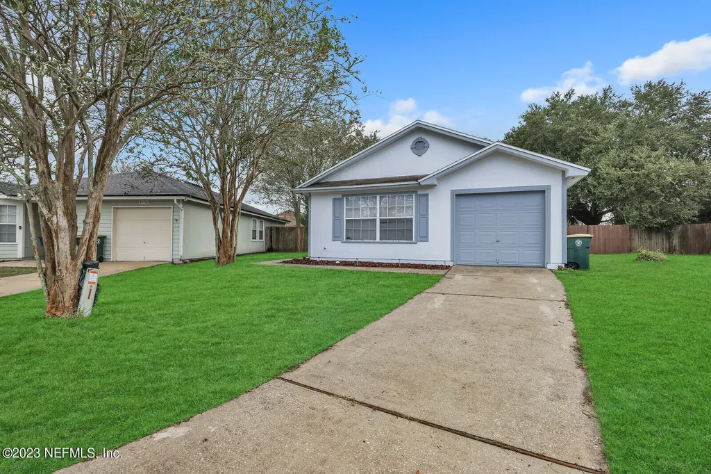 8728 Townsquare Drive N Jacksonville FL 32216