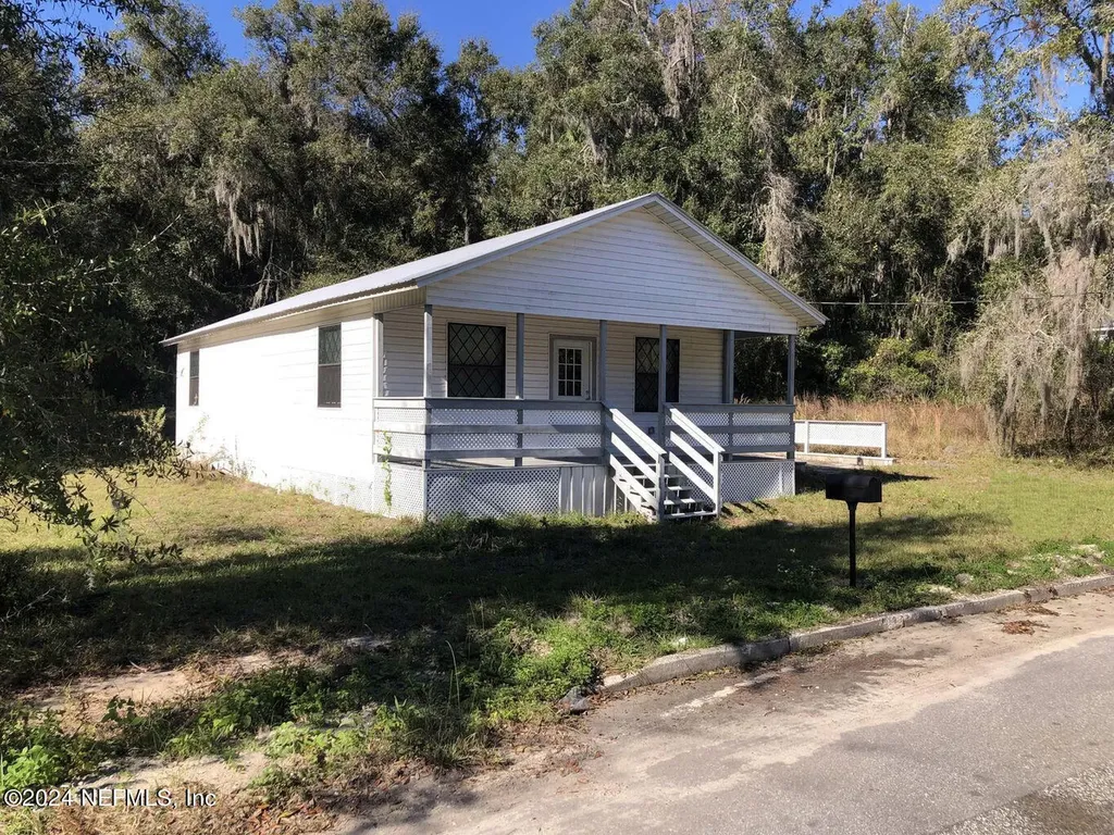 1228 S 12th Street Palatka FL 32177