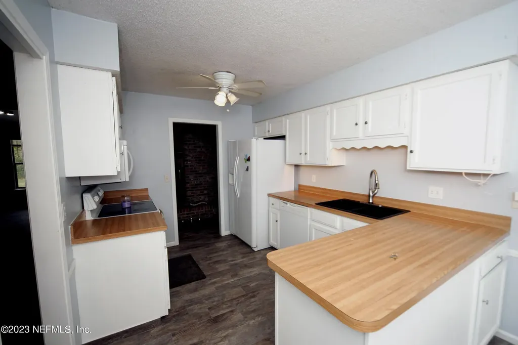 5141 Breezeway Court Jacksonville FL 32258