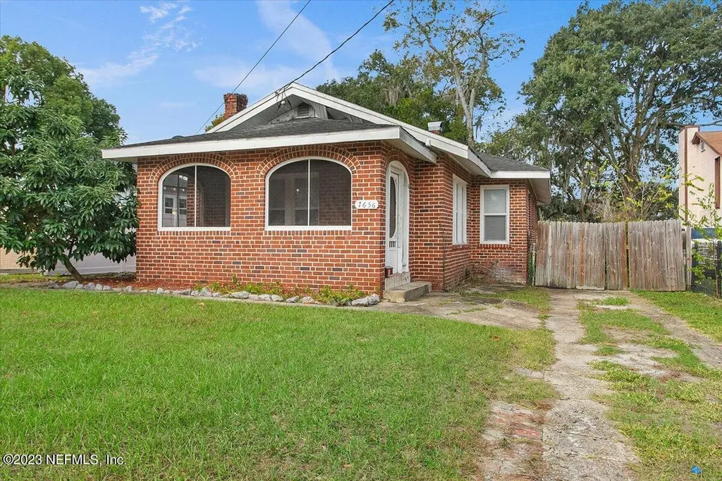 7656 Laura Street N Jacksonville FL 32208