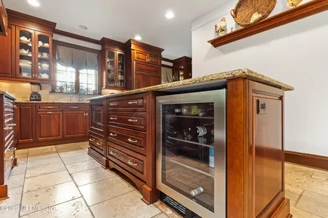 1816 Avondale Circle Jacksonville FL 32205