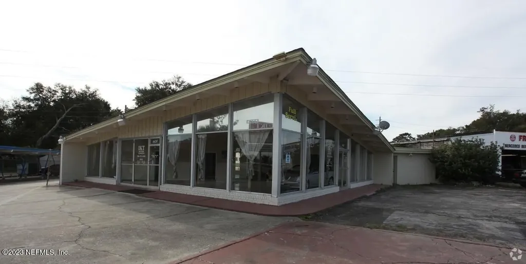 6424 Arlington Expressway Jacksonville FL 32211