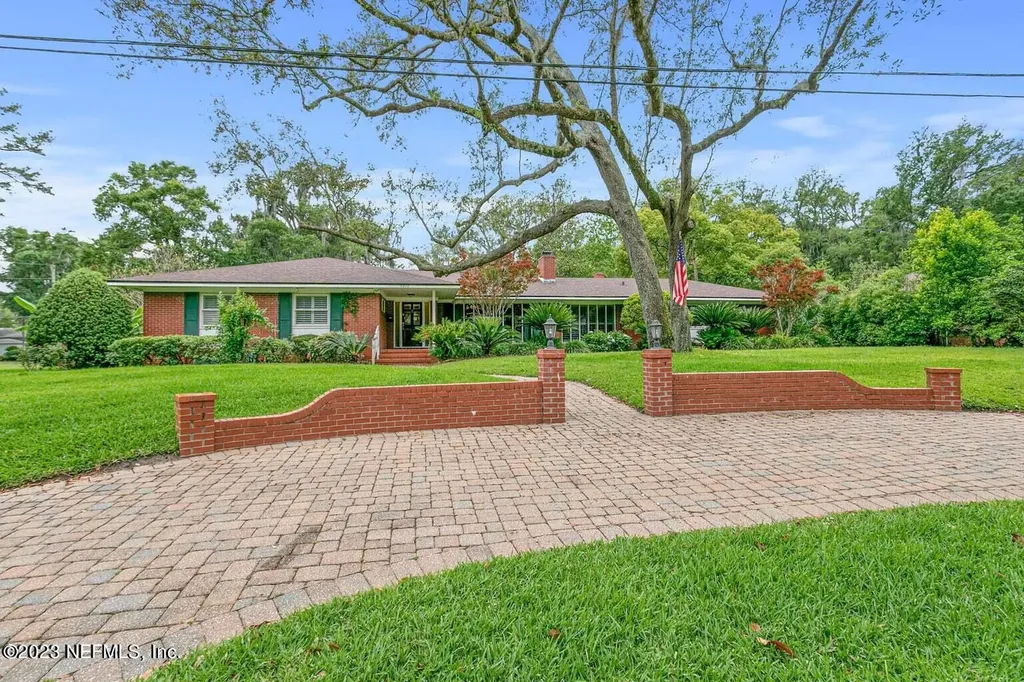 4272 Robin Hood Road Jacksonville FL 32210