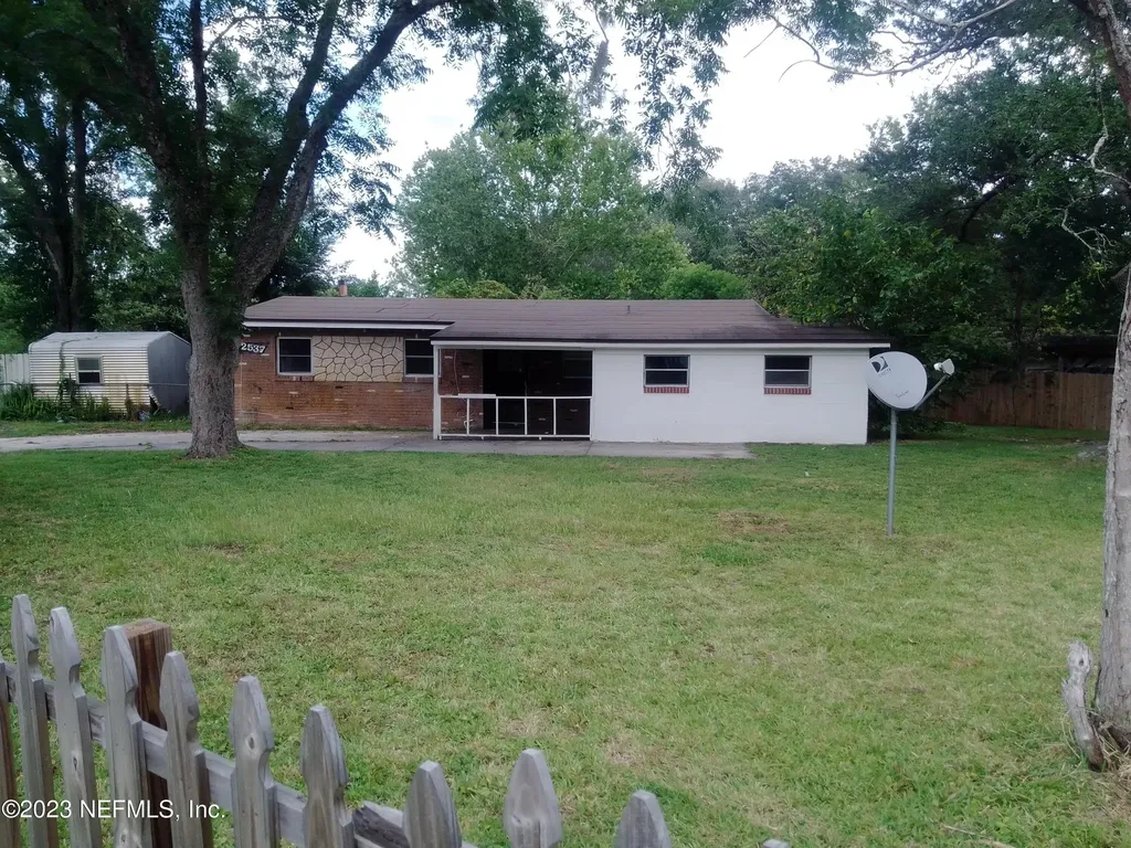 2537 Chris Court Jacksonville FL 32210