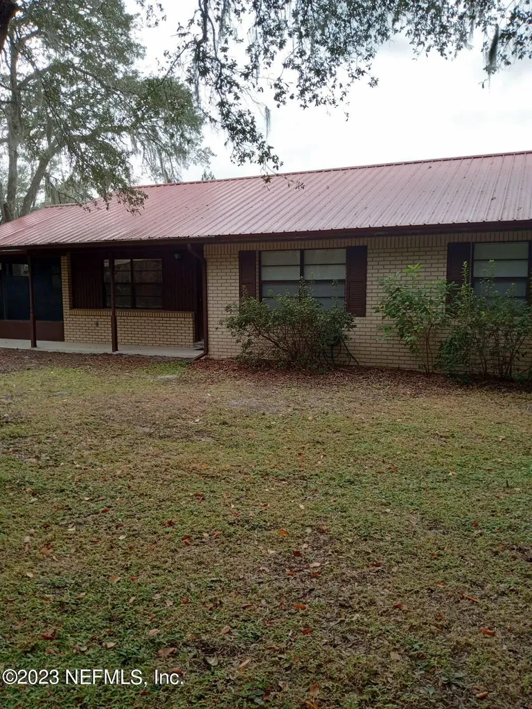 100 Idle Oak Trail Crescent City FL 32112