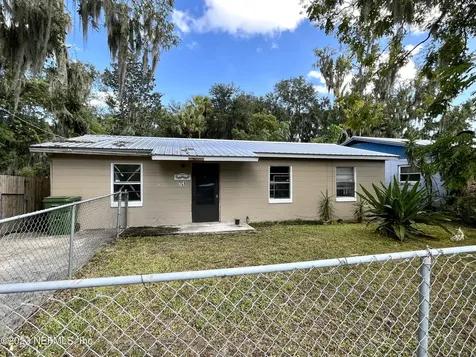 709 N 11th Street Palatka FL 32177
