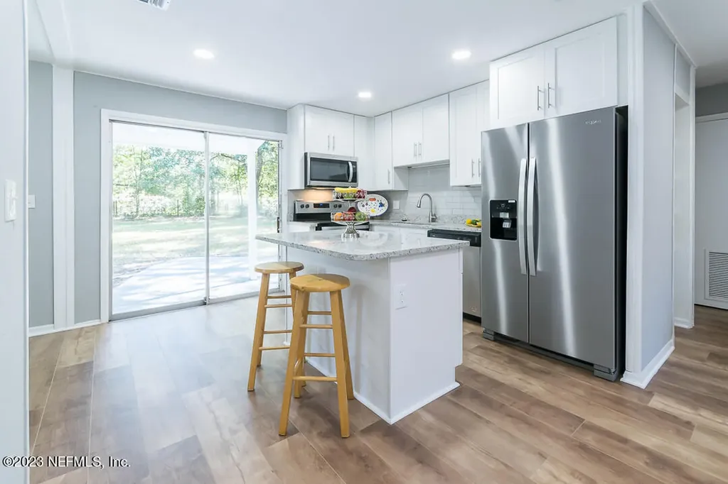 4439 Melvin Circle W Jacksonville FL 32210