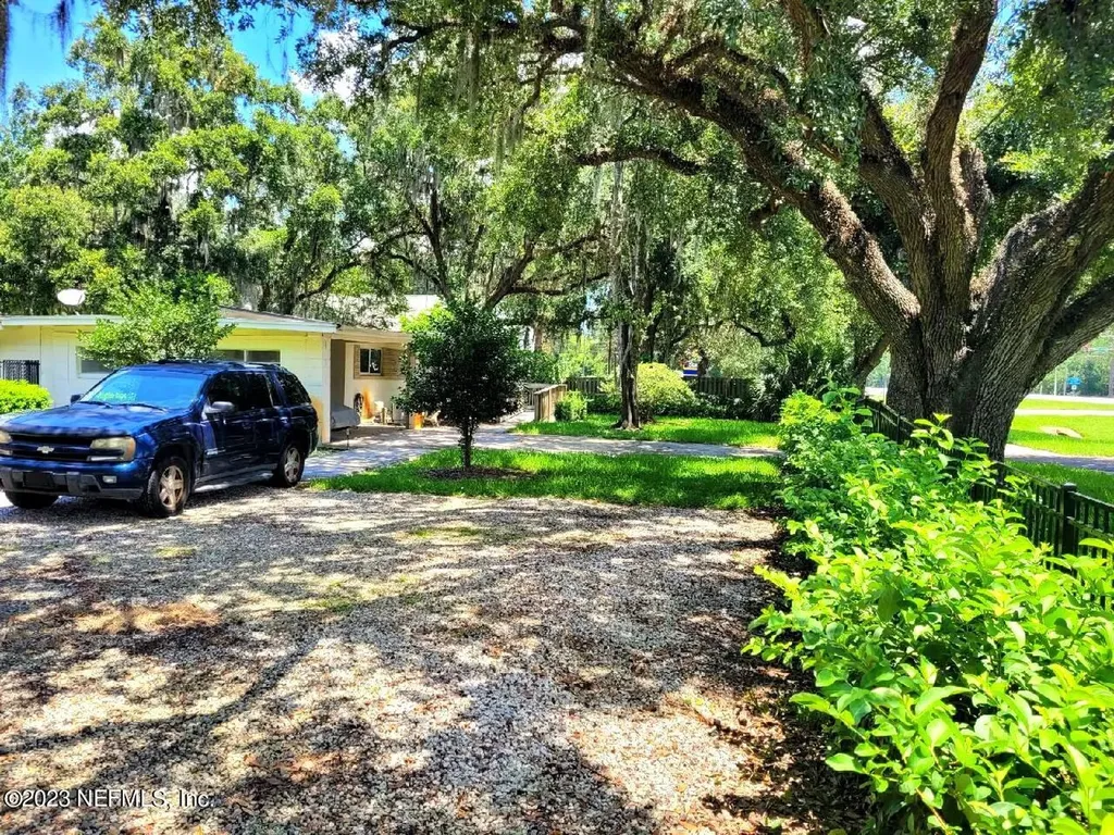 930 State Road 16 St. Augustine FL 32084