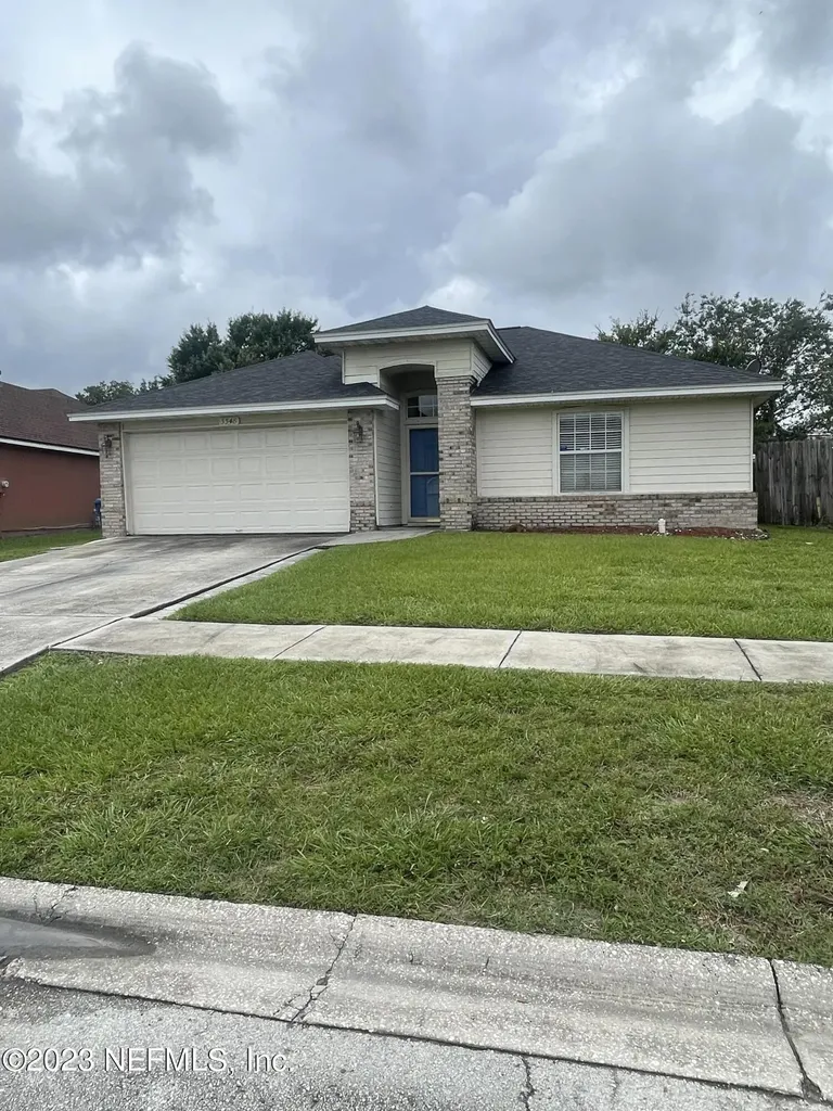 3348 International Village Court Jacksonville FL 32277