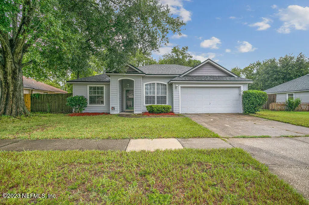 8545 Devoe Street N Jacksonville FL 32220