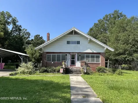 2782 Lake Street Lawtey FL 32058