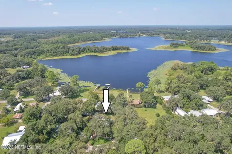 801 Lemon Avenue Crescent City FL 32112