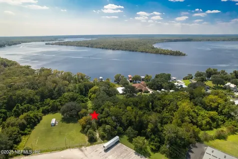 227 S Highway 17 East Palatka FL 32131