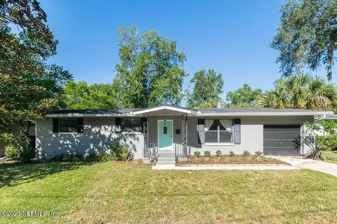 3428 Emerald Isle Circle W Jacksonville FL 32216