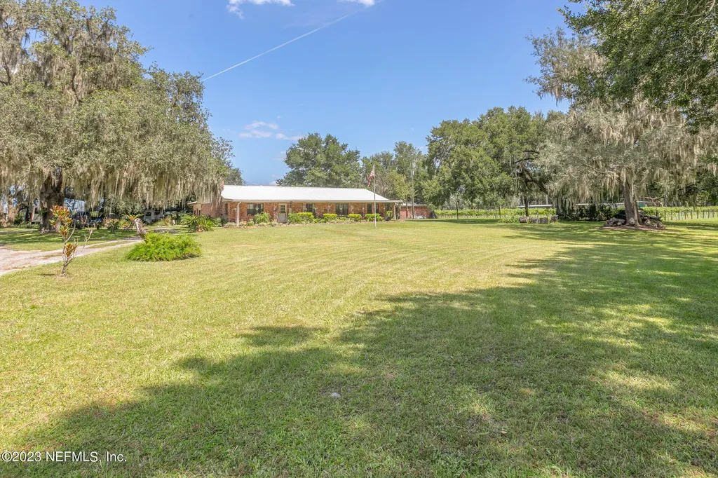 1674 County Road 308 Crescent City FL 32112