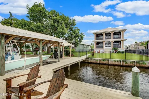 208 Sportsman Drive Welaka FL 32193