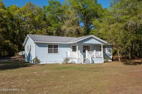 584 W Hillsborough Avenue Florahome FL 32140