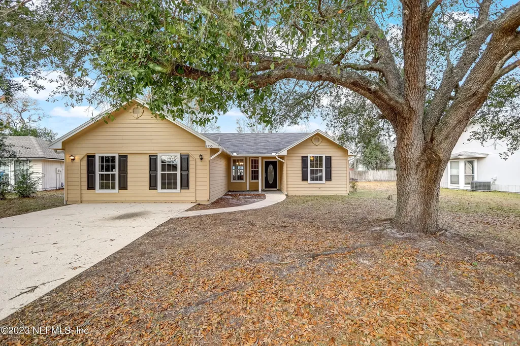 2950 Russell Oaks Drive Green Cove Springs FL 32043